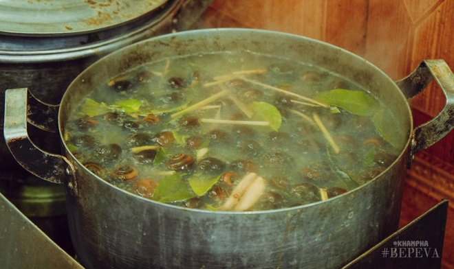 Từ sở thích của con gái quán ốc đinh liệt đã sống suốt 22 năm mỗi ngày bán 3 tạ