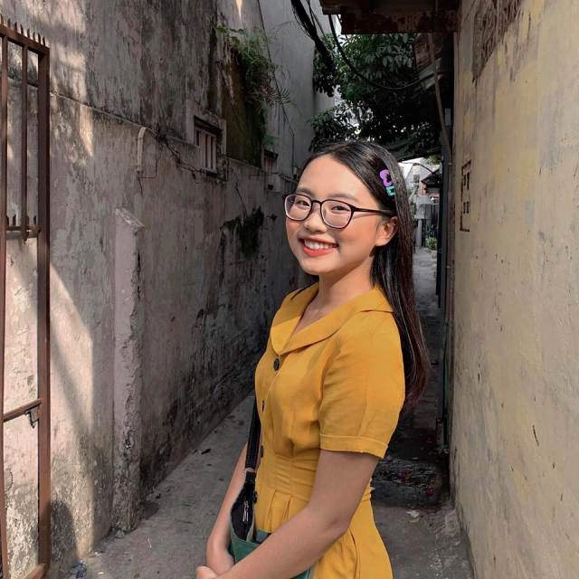 Từng bị chỉ trích vì trang điểm loè loẹt già dặn phương mỹ chi bỗng thay đổi thế này đây
