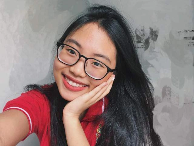 Từng bị chỉ trích vì trang điểm loè loẹt già dặn phương mỹ chi bỗng thay đổi thế này đây