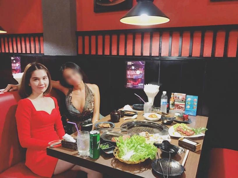 Tưởng đụng váy với kỳ duyên nhưng hoá ra ngọc trinh lại bị nghi diện đồ nhái