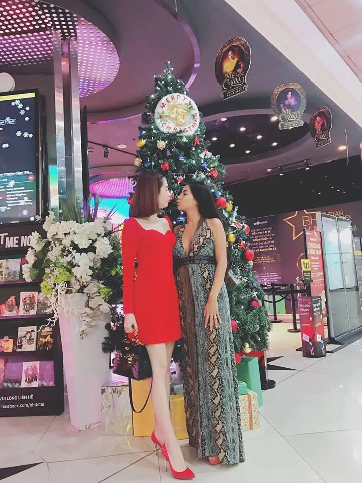 Tưởng đụng váy với kỳ duyên nhưng hoá ra ngọc trinh lại bị nghi diện đồ nhái