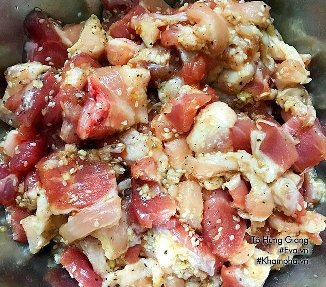Tuyệt chiêu làm thịt xiên nướng thơm lừng bé ăn thun thút