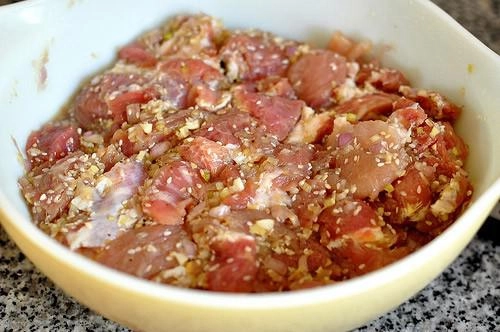 Ướp thịt lợn nướng theo 2 cách này mềm ngon không dai chẳng thua kém đồ nướng hàn quốc