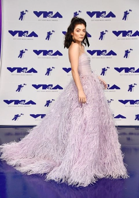 Vắng bóng taylor swift katy perry và nicki minaj kèn cựa váy áo tại vmas 2017
