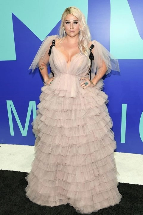 Vắng bóng taylor swift katy perry và nicki minaj kèn cựa váy áo tại vmas 2017