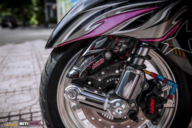 Vespa độ trợ lực cổ hầm hố nâng tầm thẩm mỹ và cải thiện hiệu năng
