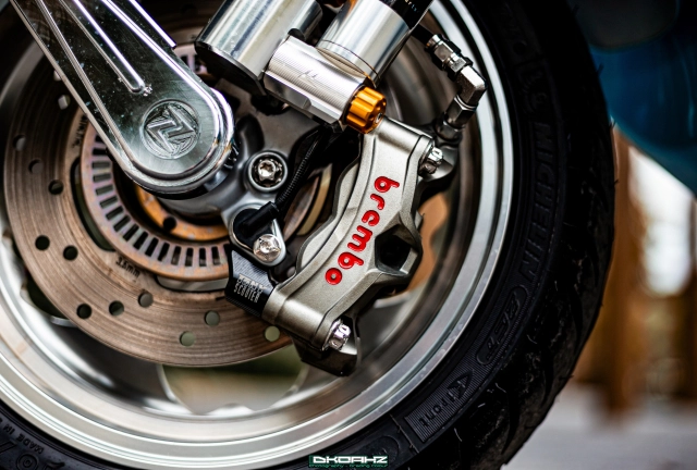 Vespa lx150 tiêu tốn hơn 200 triệu đồng để trở thành một tác phẩm nghệ thuật