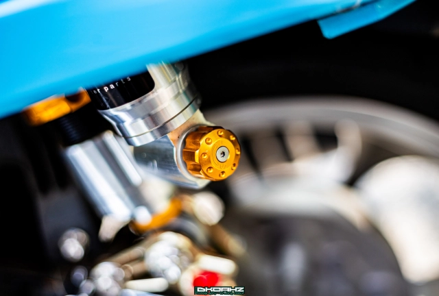 Vespa lx150 tiêu tốn hơn 200 triệu đồng để trở thành một tác phẩm nghệ thuật