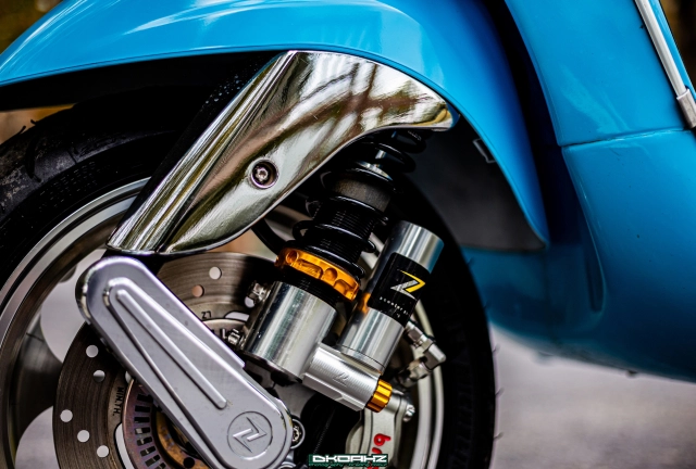 Vespa lx150 tiêu tốn hơn 200 triệu đồng để trở thành một tác phẩm nghệ thuật