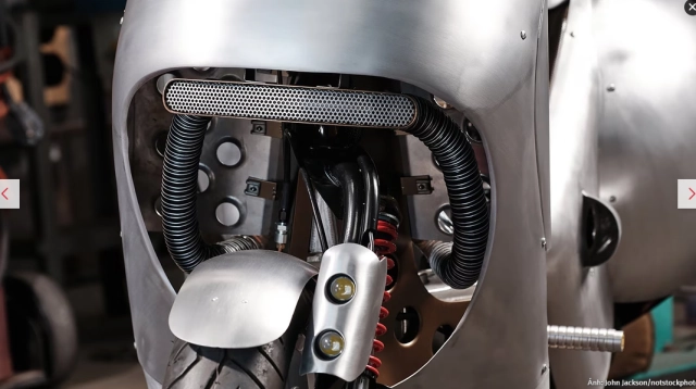 Vespa nhôm trang bị động cơ turbo và công nghệ hàng không siêu khủng có 1 0 2