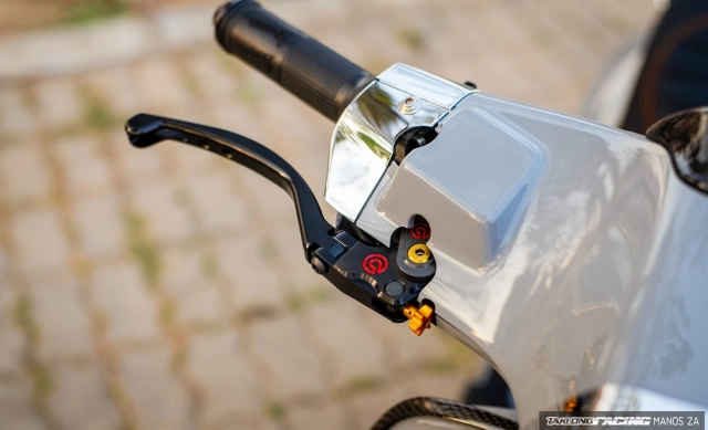Vespa sprint cường hóa lực thắng bằng dòng heo xuất hiện trong motogp
