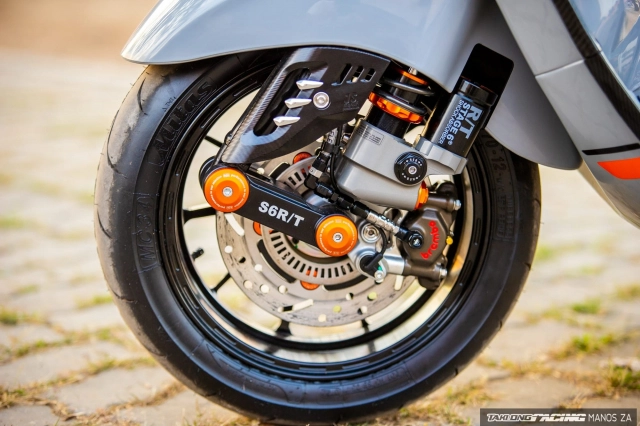 Vespa sprint cường hóa lực thắng bằng dòng heo xuất hiện trong motogp