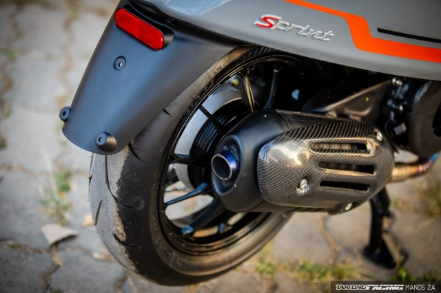 Vespa sprint cường hóa lực thắng bằng dòng heo xuất hiện trong motogp