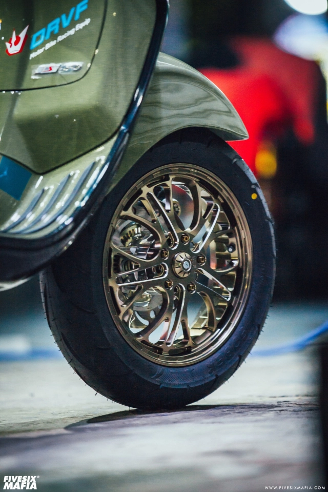 Vespa sprint lột xác khi học hỏi theo phong cách sporty của sh ý