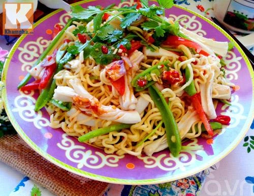 Vợ biến mì tôm thành 6 món sang chảnh chẳng đụng hàng ai khiến chồng ngất ngây đòi ăn mãi