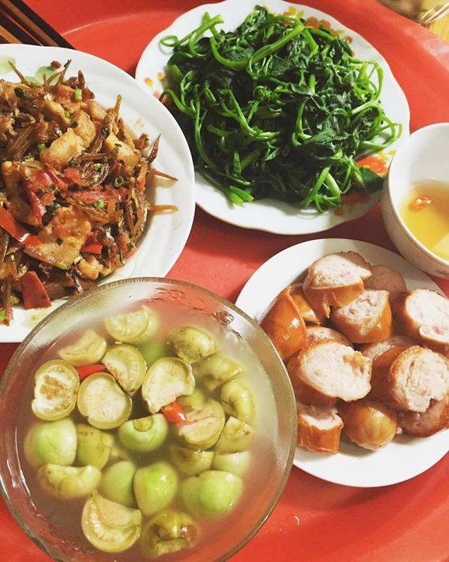 Vợ đảm ngày nào cũng vào bếp nấu nhiều bữa ăn ngon khiến chồng tăng 3kg sau cưới