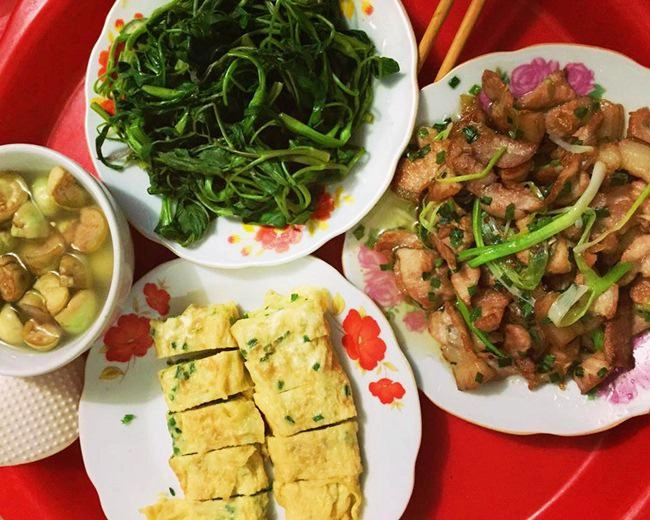 Vợ đảm ngày nào cũng vào bếp nấu nhiều bữa ăn ngon khiến chồng tăng 3kg sau cưới