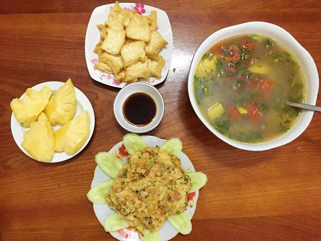Vợ đảm ngày nào cũng vào bếp nấu nhiều bữa ăn ngon khiến chồng tăng 3kg sau cưới