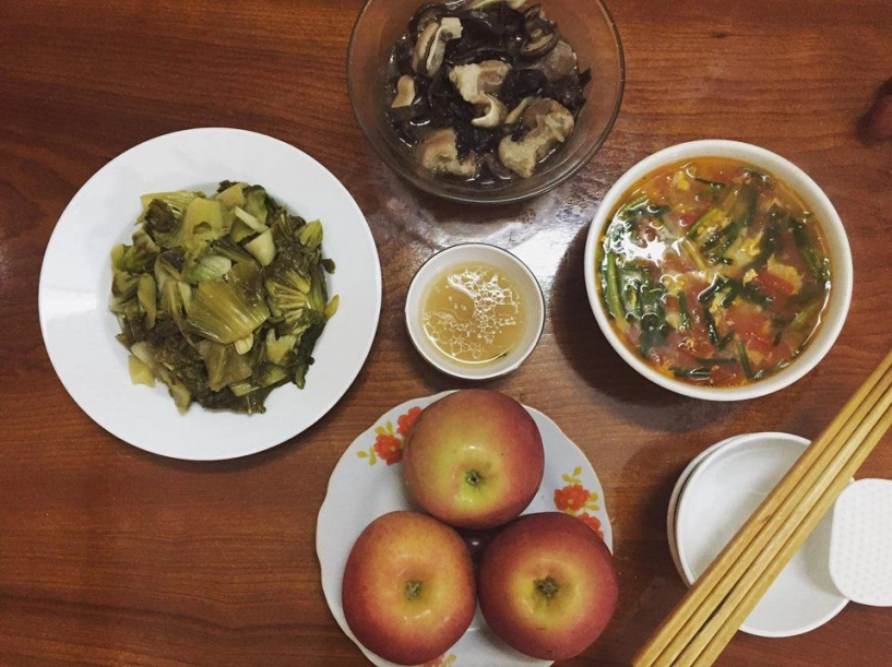 Vợ đảm ngày nào cũng vào bếp nấu nhiều bữa ăn ngon khiến chồng tăng 3kg sau cưới
