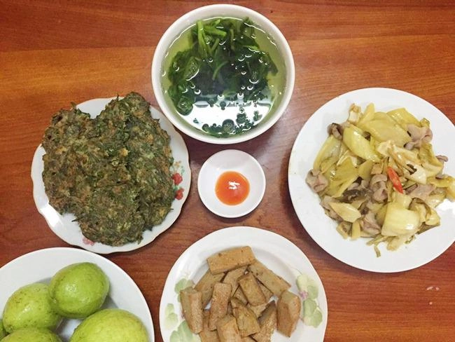 Vợ đảm ngày nào cũng vào bếp nấu nhiều bữa ăn ngon khiến chồng tăng 3kg sau cưới
