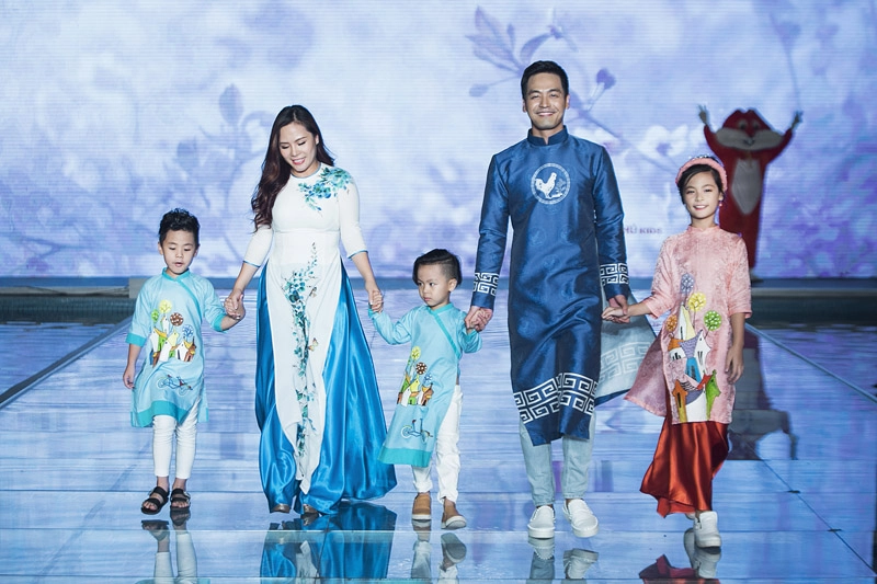 Vợ đẹp và 3 con xinh như thiên thần của mc phan anh phá đảo trên sàn diễn