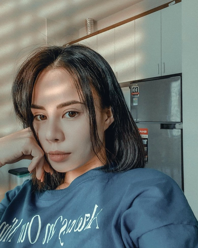 Vợ kém 13 tuổi của anh tài hà lê dáng đẹp nét căng ăn mặc chất phát ngất chẳng kém chồng