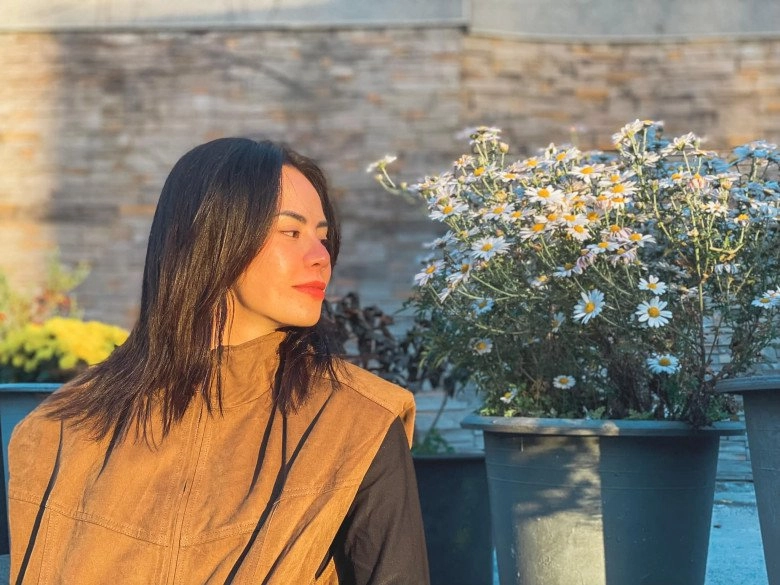 Vợ kém 13 tuổi của anh tài hà lê dáng đẹp nét căng ăn mặc chất phát ngất chẳng kém chồng