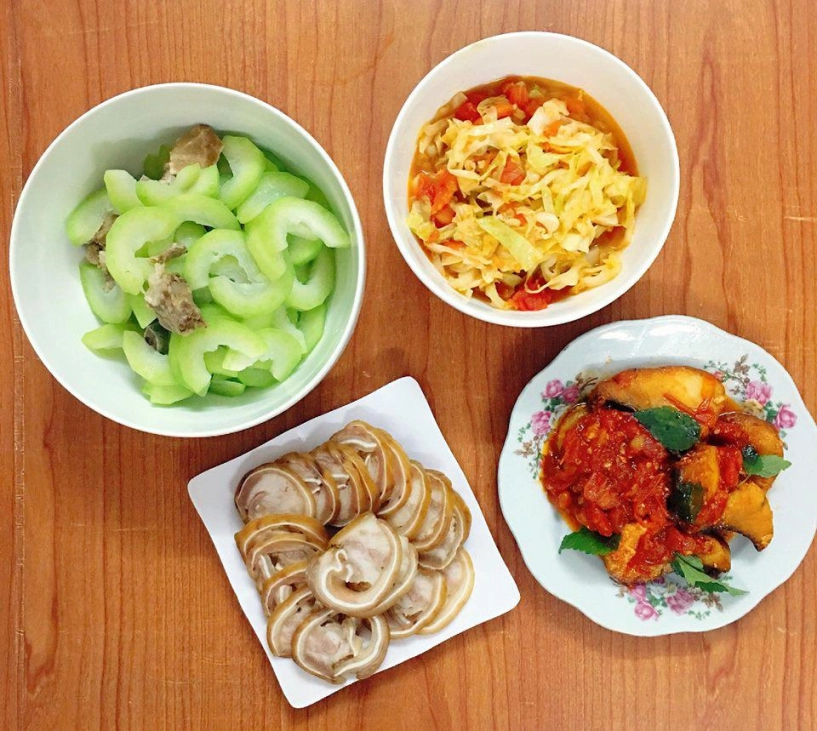 Vợ kỹ tính ghét nấu ăn qua loa chồng thích thú khen cơm nhà là số 1