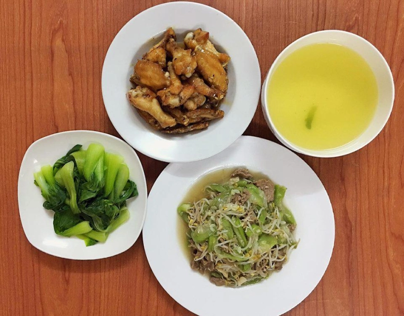 Vợ kỹ tính ghét nấu ăn qua loa chồng thích thú khen cơm nhà là số 1