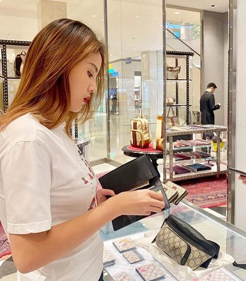 Vừa lộ hình vai u thịt bắp kỳ duyên bị tung ảnh vóc dáng sập sệ như mẹ bỉm