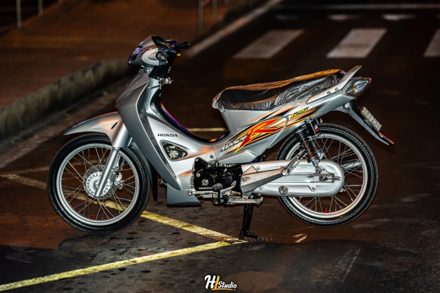 Wave 125 lạ mắt với dàn option hiếm thấy ở việt nam