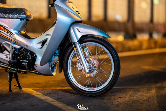 Wave 125 lạ mắt với dàn option hiếm thấy ở việt nam