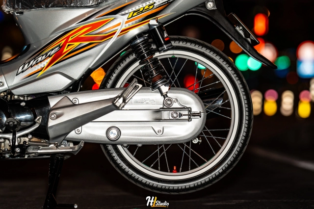Wave 125 lạ mắt với dàn option hiếm thấy ở việt nam