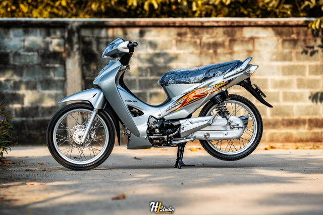 Wave 125 lạ mắt với dàn option hiếm thấy ở việt nam