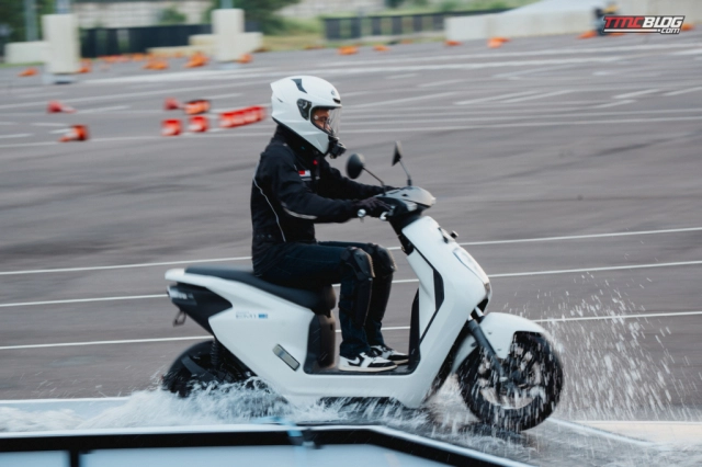 Xe điện honda em1 bất ngờ giảm giá ở indo tôi thấy về việt nam sáng cửa đấu vinfast và yamaha