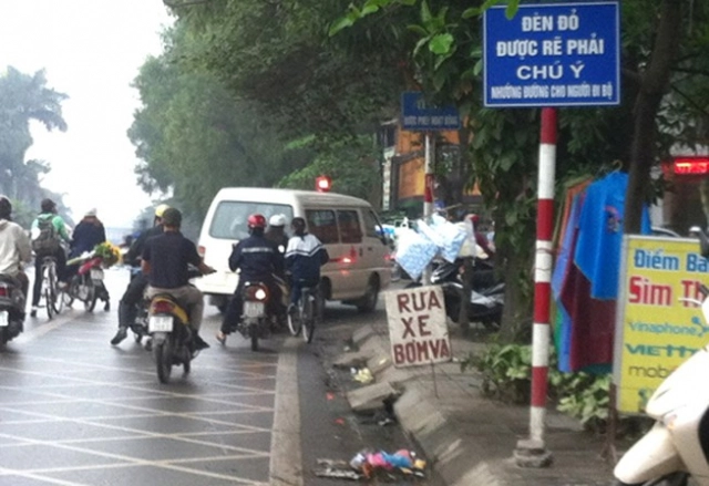 Xe máy và những nơi hễ cứ dừng cứ đậu là dễ bị phạt tiền