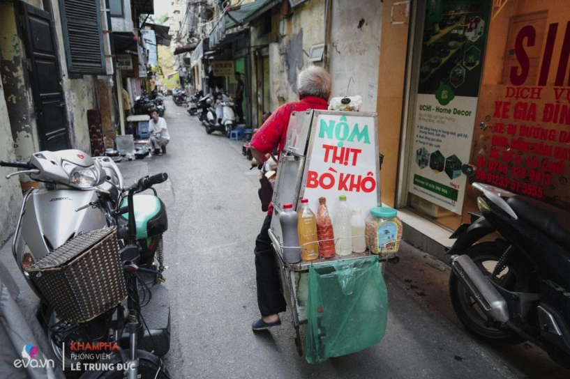 Xe nộm bò khô gần 40 năm không một tiếng rao kiếm 4 triệu mỗi ngày của giáo sư hn