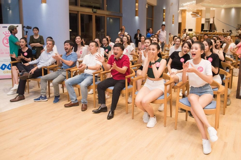 Xem world cup thôi mà dàn thí sinh hoa hậu việt nam cũng đẹp như hoa