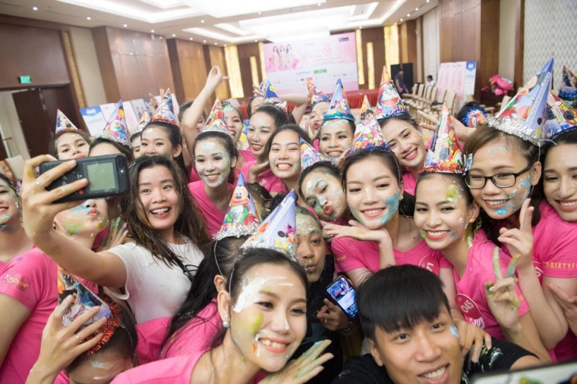 Xem world cup thôi mà dàn thí sinh hoa hậu việt nam cũng đẹp như hoa