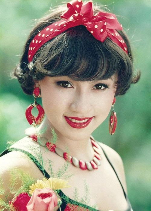 Y phụng kể chuyện bị tẩy chay vì mặc hở