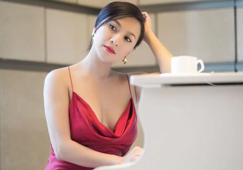 Y phụng kể chuyện bị tẩy chay vì mặc hở