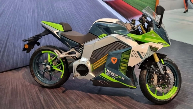Yadea trình làng mẫu xe sportbike điện cực đẹp sạc 10 phút được 80 pin