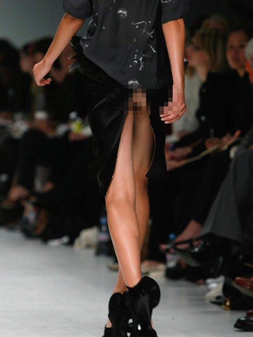 4 sự cố đáng sợ nhất trên sàn diễn thời trang