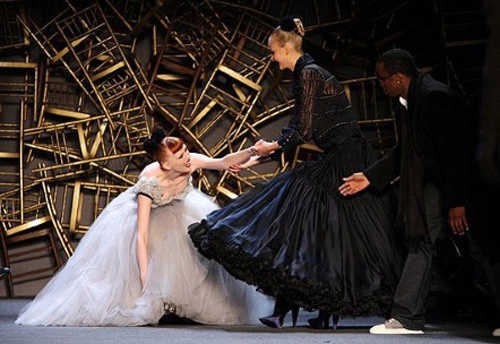 4 sự cố đáng sợ nhất trên sàn diễn thời trang