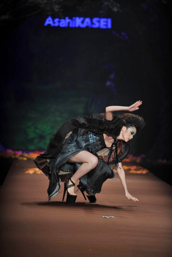 4 sự cố đáng sợ nhất trên sàn diễn thời trang