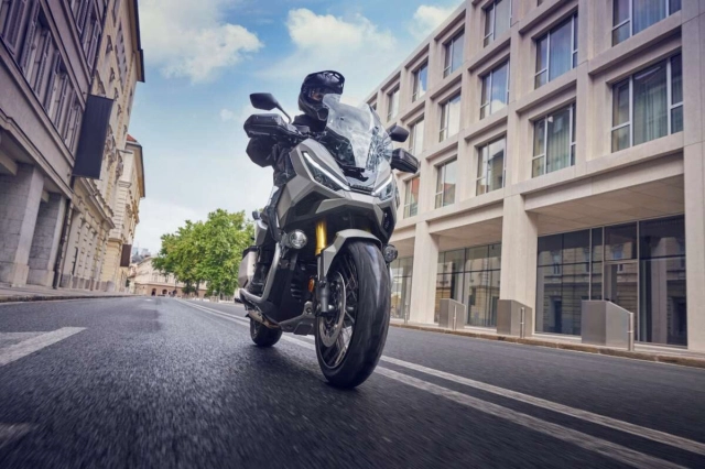 Ae mê phượt thích thú khi honda x-adv 750 2025 vừa được cập nhật đôi mắt mới