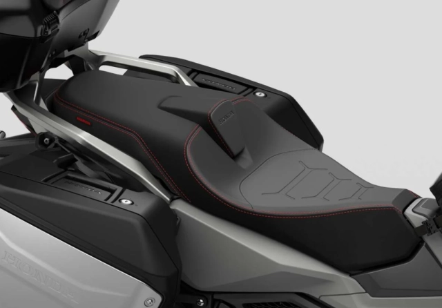 Ae mê phượt thích thú khi honda x-adv 750 2025 vừa được cập nhật đôi mắt mới
