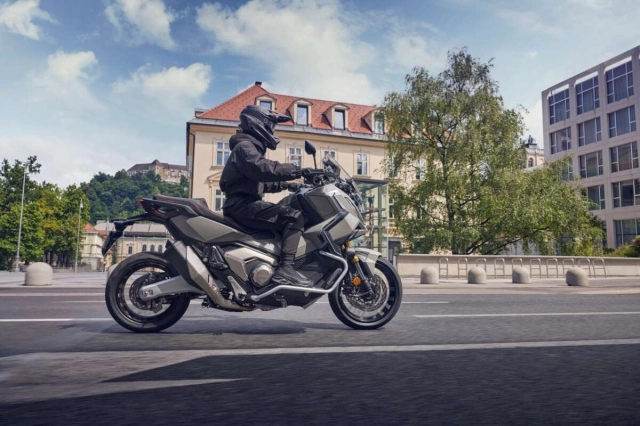 Ae mê phượt thích thú khi honda x-adv 750 2025 vừa được cập nhật đôi mắt mới