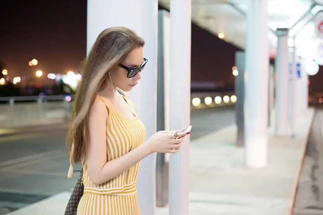 Ăn mặc bình dân hồ quỳnh hương vẫn sang chảnh ngời ngời với túi hiệu