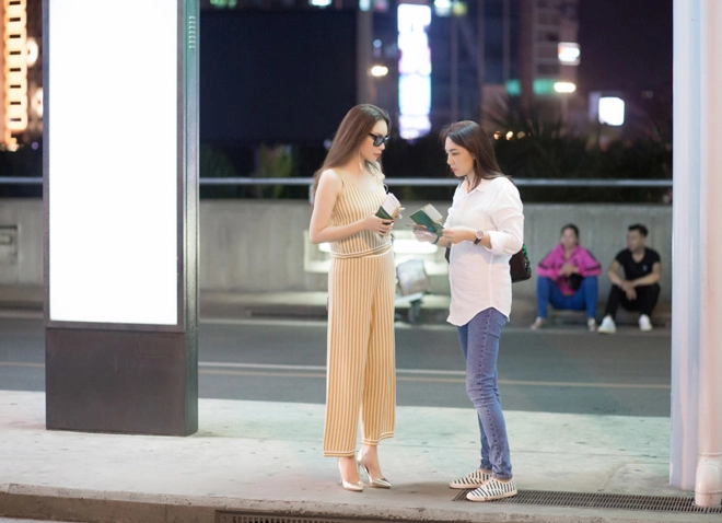 Ăn mặc bình dân hồ quỳnh hương vẫn sang chảnh ngời ngời với túi hiệu